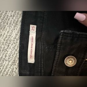 Levi’s black skinny jeans